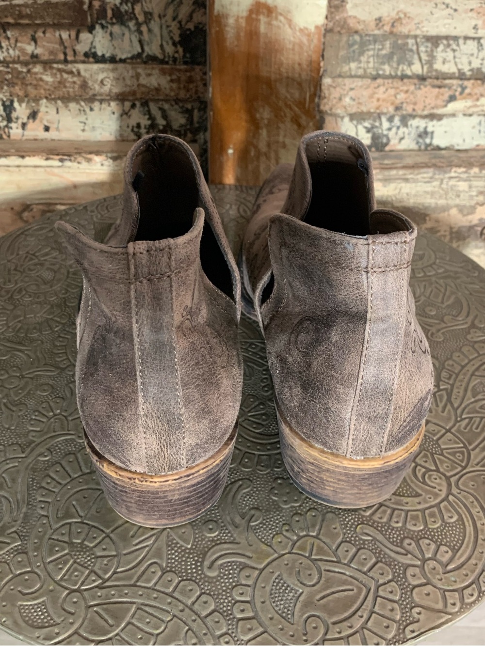 Women’s Roper Ava Distressed Brown Slip-On Ankle Western Boots, 9 - Picture 4 of 10